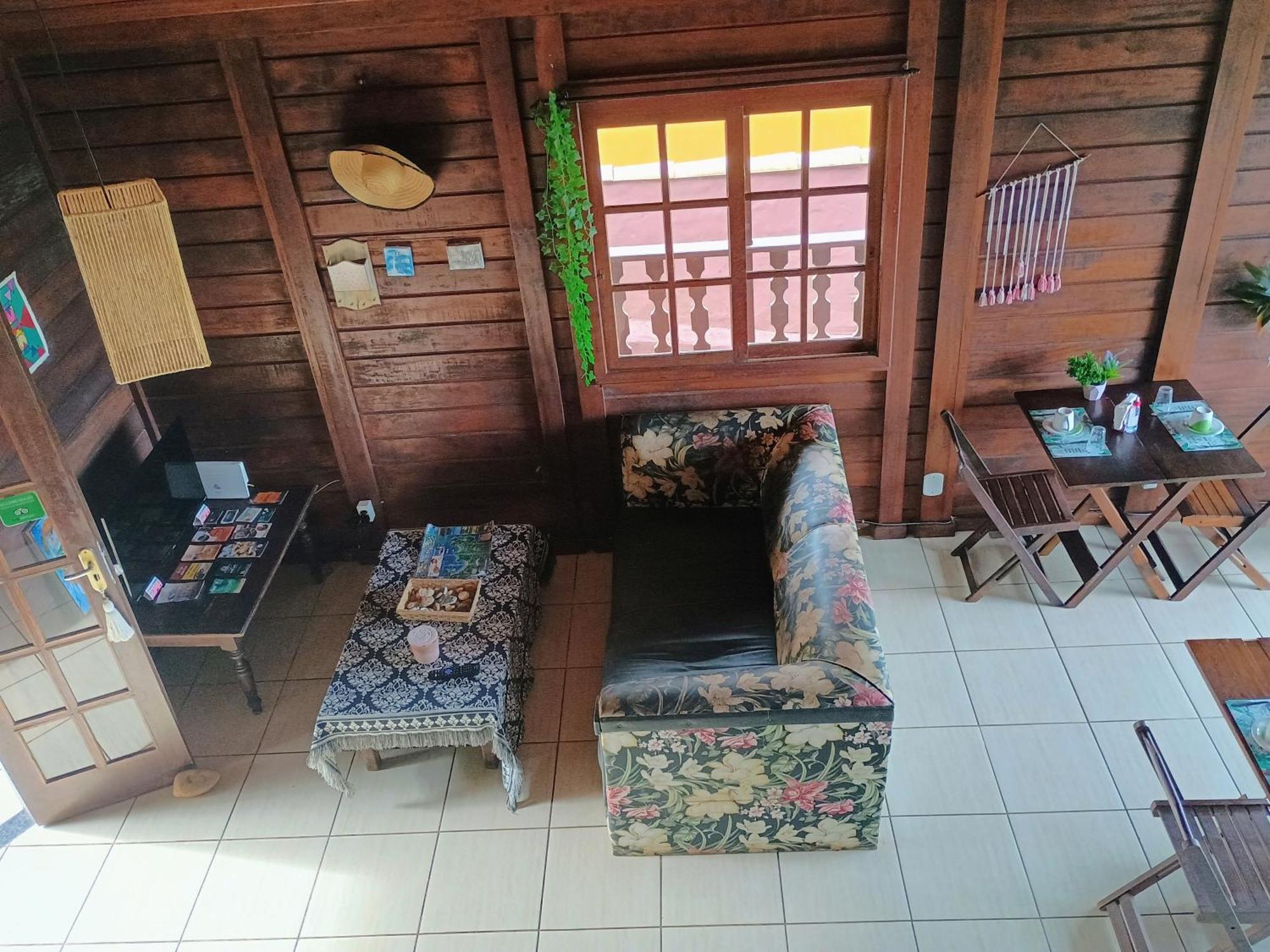 Acomodação com café da manhã  Namorada Brava Búzios